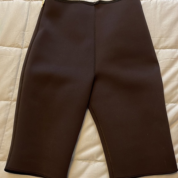 Woman or man exercise pant is very strong material - Picture 2 of 4